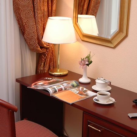 Aurora Premier Hotel Charkiw Zimmer foto