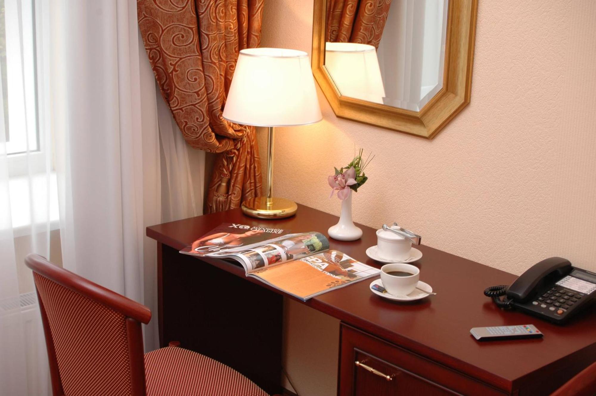 Aurora Premier Hotel Charkiw Zimmer foto